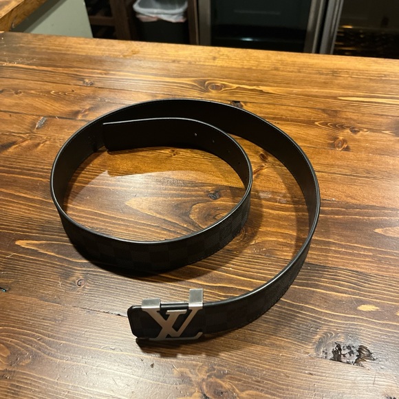 Louis Vuitton Initiales Reversible Belt - Picture 3 of 5